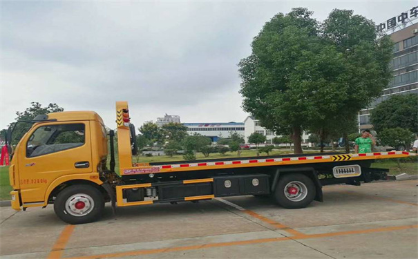 迪庆定远24小时拖车救援电话号码，定远道路救援公司怎么收费的